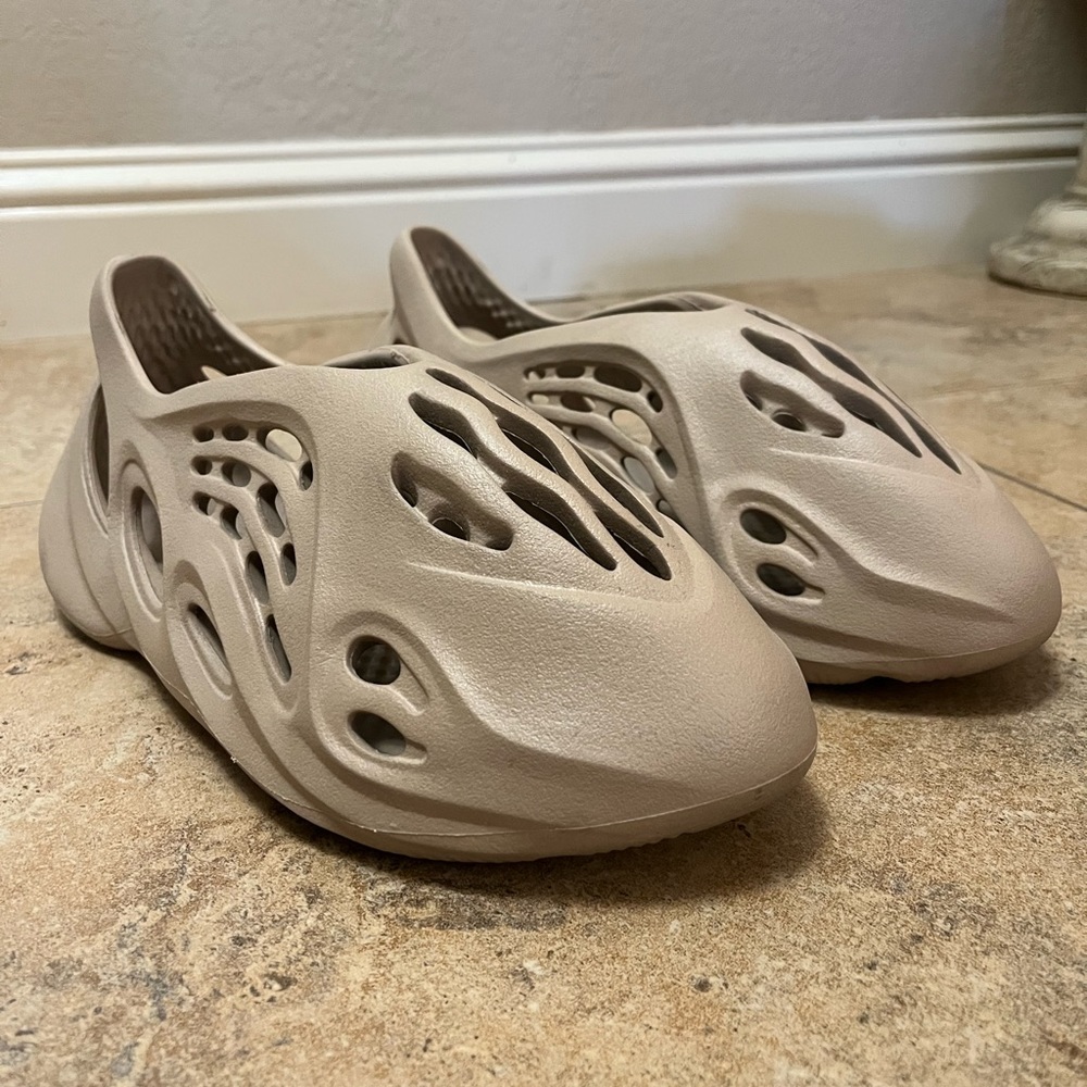 Adidas Yeezy Foam Runner “Stone Salt”